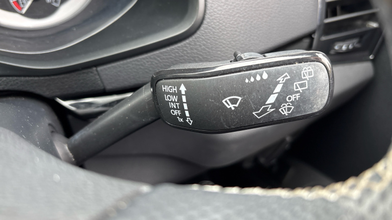 Skoda Karoq 2.0 TDI Sport Line 4x4 5dr Diesel Estate